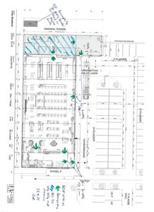 Etasjeplan (Plan 1. Etasje) for Coop Stokkefjord som viser romfordeling, plassering av inn- og utganger, parkeringsplasser og tekniske rom.