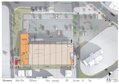 Situasjonsplan som viser bygningens plassering i forhold til veier (Dr. Lunderbys veg, Vognmannsvegen), parkeringsplasser, nabobebyggelse og orientering.