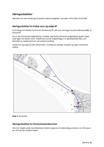 Et kartutsnitt (kalt 'kortutsnitt' i teksten) som viser en vei (fylkesveg 8088), en elv (Vålen) og en planlagt vannledning (PE 160 mm) i et område ved Vadsø.