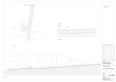 Snittegning som viser bygningens tverrsnitt, høyder, terrengforhold og detaljer for tak og fasade.