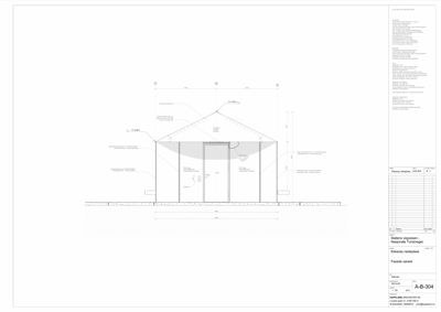 Fasadetegning som viser bygningens utvendige profil, takform og detaljer for vinduer og dører.