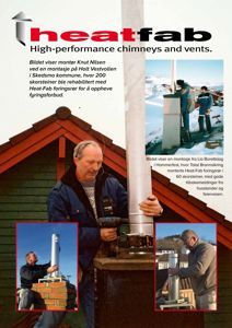 Fotografisk dokumentasjon av montasje av skorsteiner. Bildet inneholder flere innfelt bilder som viser arbeidere ved montering av rør på tak og skorsteiner.