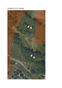 Et skredplan-kart (skredplan kart) som viser et område i Vikebygd. Kartet er basert på et flyfoto og har overlagte markeringer (hatchinger) som indikerer skredfare, samt hvite rektangler som sannsynligvis markerer bygninger.