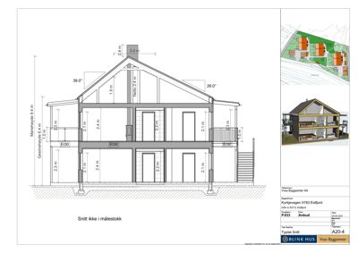 Tegning som viser et tverrsnitt (snitt) gjennom en bygning, med mål på høyder, rom og konstruksjoner.