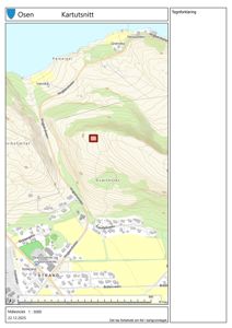 Kartutsnitt som viser topografi, vegnett og bygningsplassering i Osen kommune med et spesifikt område markert.