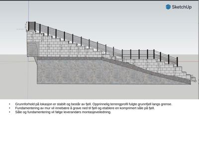 Snittegning som viser en trappet murkonstruksjon langs et fjellterreng, med angitte høyder og detaljer om fundamentering og grunntilstand.