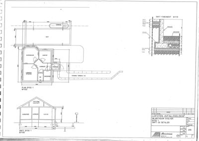 Bildet viser en tegning med etasjeplan (PLAN BYGG 1) og snittegning (SNITT BYGG 1) for en bygning, samt en detaljtegning av fundamentet (SNITT FUNDAMENT).