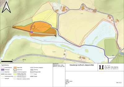 Situasjonsplan for Føssaberge kraftverk utløpsområde som viser topografi, vannveier (Bergna), anleggsgrenser og infrastruktur.