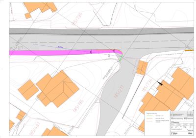 Situasjonsplan som viser tomtens beliggenhet i forhold til vei, nabotomter og høydemålinger (konturlinjer).