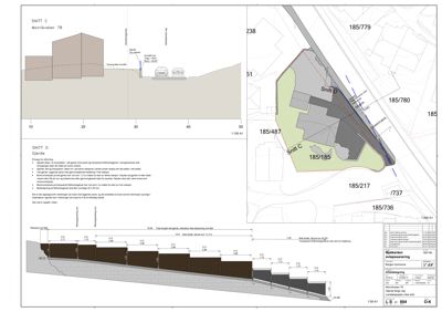 Snittegning (Snitt C og D) som viser bygningens tverrsnitt, grunnmur, terrassering og terrengforhold.