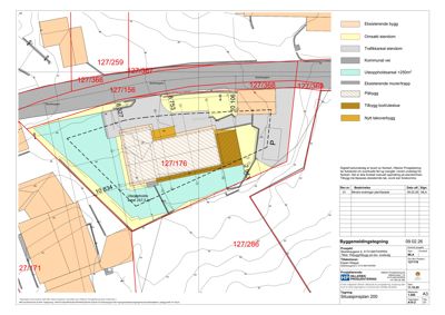Situasjonsplan som viser eiendomsnummer, eksisterende og nytt bygg, samt arealopplysninger.
