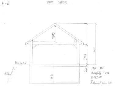 Snittegning av en garasje med mål og konstruksjonsdetaljer