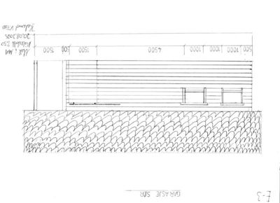 Fasadetegning av en garasje sett fra sør (GARASJE SØR). Tegningen viser takform, fasademateriale (trepanel), vinduer, dører og dimensjoner.
