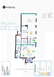 Etasjeplan (1. etg) med romfordeling, arealer og håndskrevne notater om endringer.