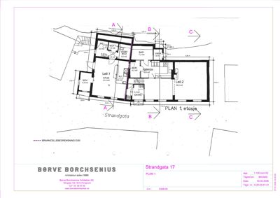 Etasjeplan (PLAN 1. etasje) som viser romfordeling, arealer og dimensjoner for leilighetene i Strandgata 17.