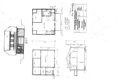 Bildet viser en tegning med etasjeplaner (romfordeling) og snittegninger for en bygning.