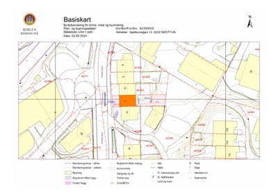 Et basiskart (situasjonskart) fra Bergen kommune som viser eiendomsgrenser, bygninger, veier og topografi for Apellunvegen 12.