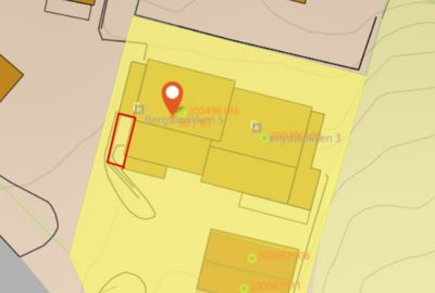 Kartutsnitt som viser eiendomsplassering (Bergsilbakken 5) med overlagte informasjon om eiendomsnummer og nabolag.