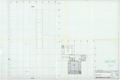 Etasjeplan (4. etasje) for en bygning, som viser romfordeling og veggstruktur.