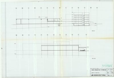Snittegning som viser bygningens tverrsnitt, høyder og konstruksjon.
