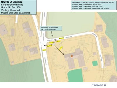 Situasjonsplan som viser plassering av en ny teknisk utstyrshytte (node) i forhold til vei, nabobygg og eksisterende infrastruktur.