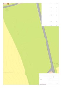 Situasjonsplan som viser tomtens topografi (konturlinjer), plassering av bygninger, vei og beplantning.