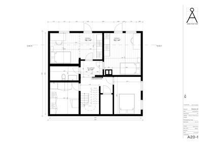 Etasjeplan (Snitt A') som viser romfordeling, dører, vinduer og mål for et hus.