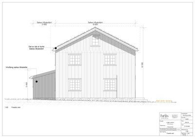 Fasadetegning (opprikk) av en bygning sett fra vest, med angitte mål og konstruksjonsdetaljer.