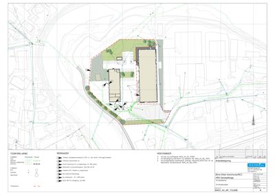 Situasjonsplan som viser bygningens plassering på tomten i forhold til nabolag og vegnett.