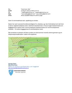 Situasjonsplan som viser eiendomsforhold, byggegrenser og naturtyper i forhold til en eiendom.