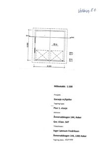 Etasjeplan for en garasje med kjeller, som viser romfordeling og mål.