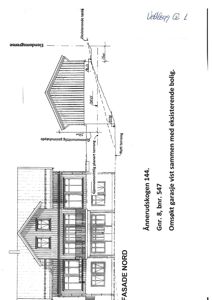 Fasadetegning av en bolig med tilhørende garasje, inkludert høydemål og terrengforhold.