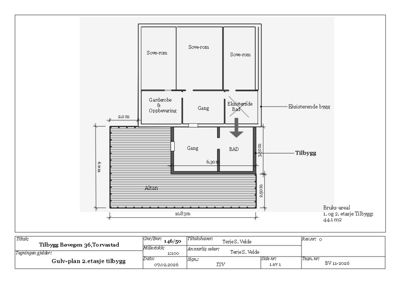 Gulvplan for 2. etasje av en tilbygg, som viser romfordeling (soverom, bad, altan) og dimensjoner.