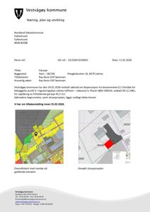 Bildet viser to kart fra Vestvågøy kommune. Det venstre kartet er en oversiktskart over et område med en markør som peker på eiendommen. Det høyre kartet er en omsøkt situasjonsplan som viser eiendommen (18/238) i forhold til nabolaget og reguleringsplanen.