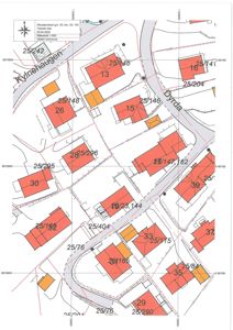 Situasjonsplan som viser tomtedeling, eiendomsnummer, bygningers plassering og veisystem.