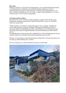 Fotografi av en eksisterende garasje og tilhørende bebyggelse sett fra nede i terrenget.