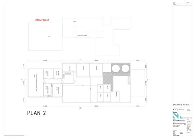 Etasjeplan (PLAN 2) som viser romfordeling, dimensjoner og areal for et bygg.