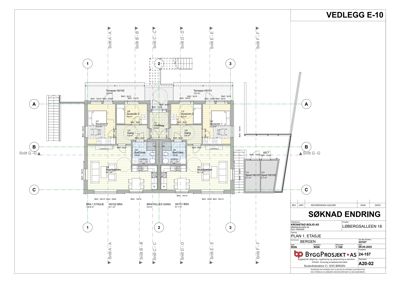 Etasjeplan (PLAN 1. ETASJE) som viser romfordeling, veggposisjon og snittlinjer for bygningen i Løbergssalleen 18.