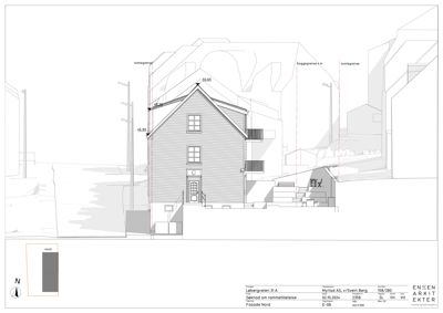 Fasadetegning av en eksisterende eller planlagt bygning sett fra nord, med angitte mål og tomtegrenser.