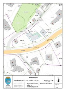 Situasjonskart som viser tomtens plassering i forhold til nabolag, vegger (Vikaveien), eiendomsgrenser og avstander.