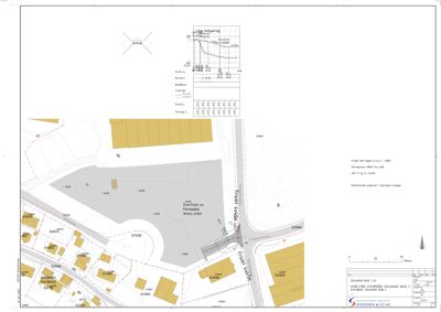 Situasjonsplan som viser tomtens beliggenhet i forhold til nabolag, veier (Fleithunveien, Fjellveien), høydemålinger, og arealer for overflateavrenning.