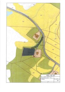Situasjonsplan som viser tomt, veg, og bygningsfotavtrykk.