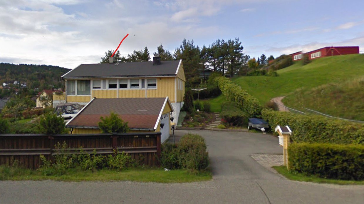 Fotografi av en eksisterende bolig med tilhørende hage og nabolag.