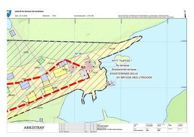 Situasjonsplan som viser tomtens grenser, eksisterende og planlagt bebyggelse, terrasser, samt topografi (høyder) og veioppsett.