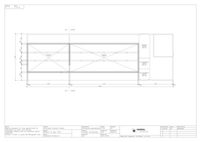 Plantegning av etasjen med romfordeling, dører, vinduer og dimensjoner.