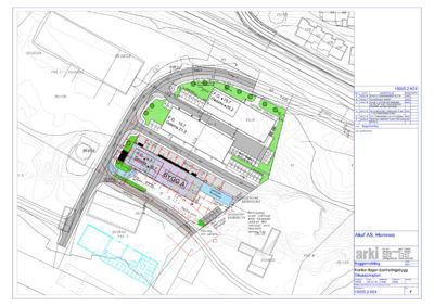 Situasjonsplan som viser tomtens form, konturer, bygningers plassering, tilknyttede veier og infrastruktur.