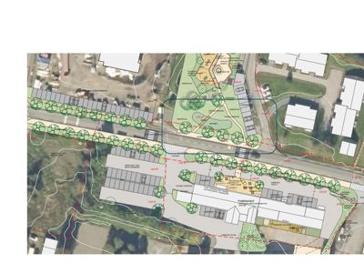 Situasjonsplan som viser bygningers plassering, parkeringsplasser, vegetasjon og høydemål på tomt.