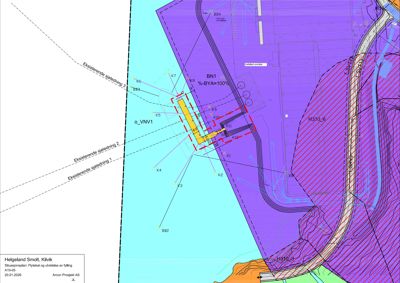 Situasjonsplan som viser tomtens form, eksisterende sjøledninger, bygningsplassering (BN1) og terrengkonturer.