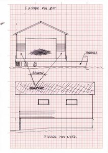 Håndtegnet fasadeopprikk (fra øst og fra nord) av en bygning på vann, med merking av grunnmur og trapp.
