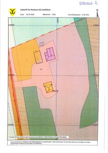 Situasjonsplan (tomtekart) som viser tomtens grenser, nabolag, og plassering av eksisterende og planlagte bygninger.